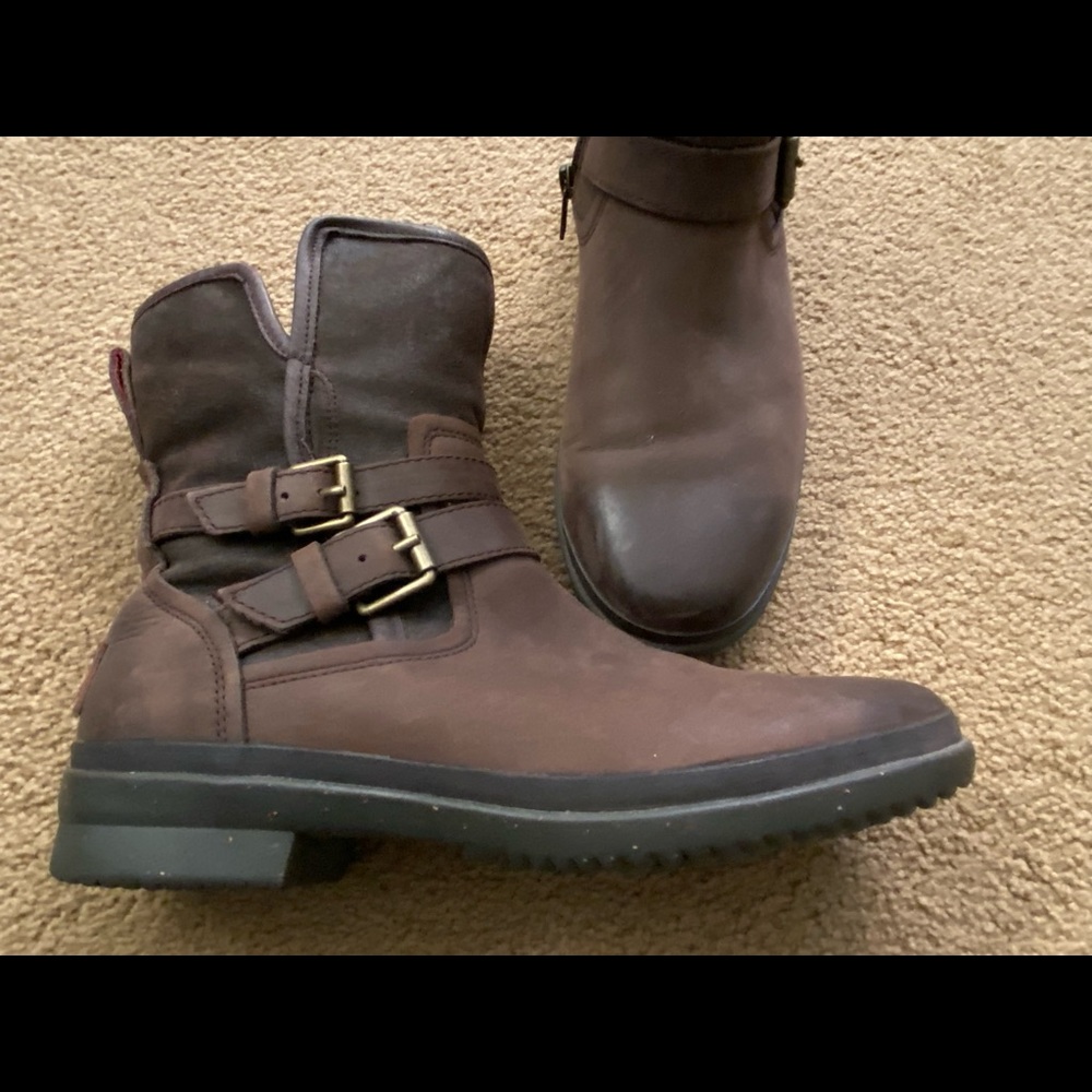 UGG Bootie - Size 8 - EUC